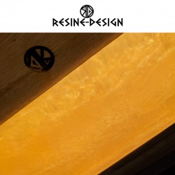 Table rivière en bois, résine et acier fait main et de fabrication Française.